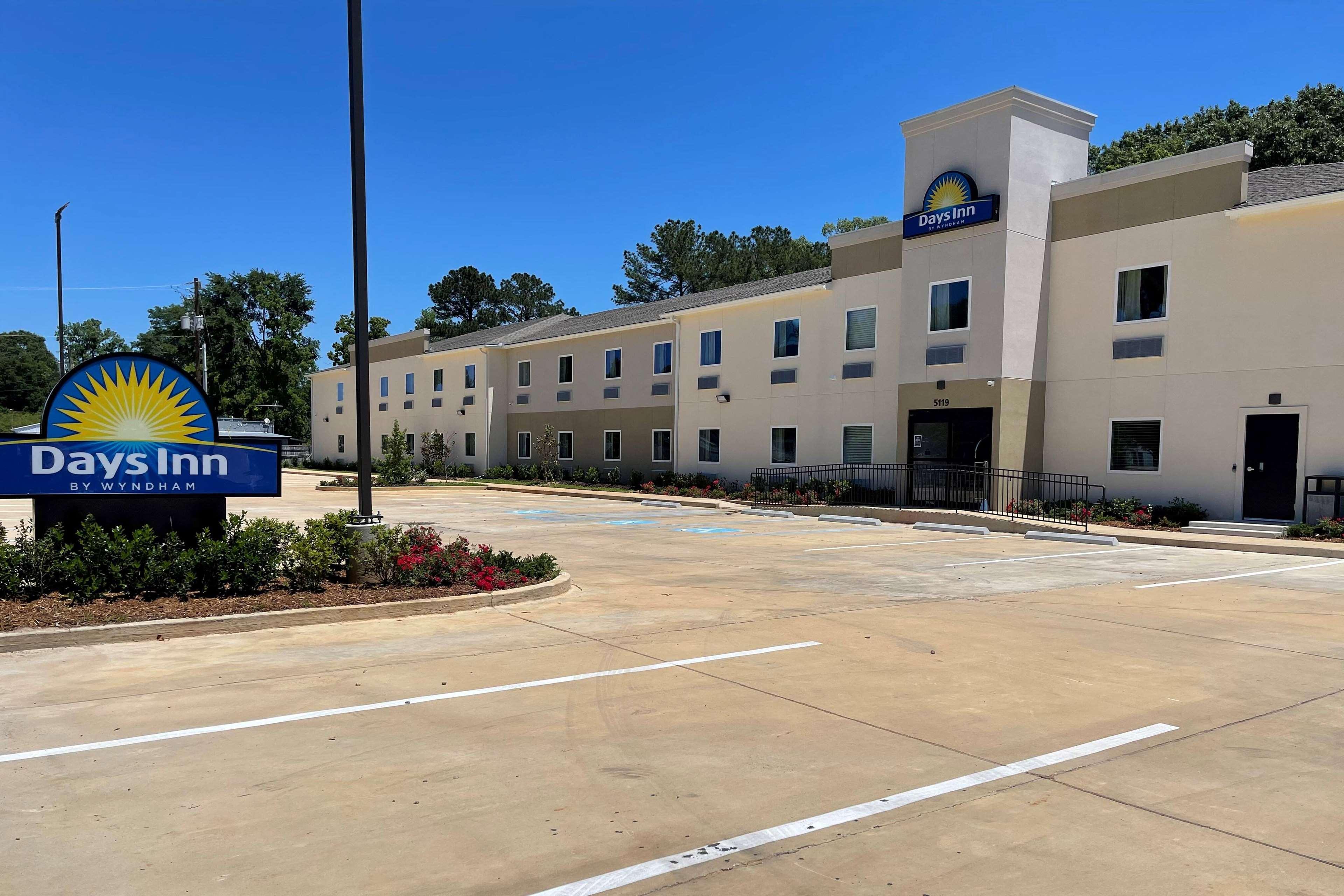 Days Inn By Wyndham Zachary La Екстер'єр фото