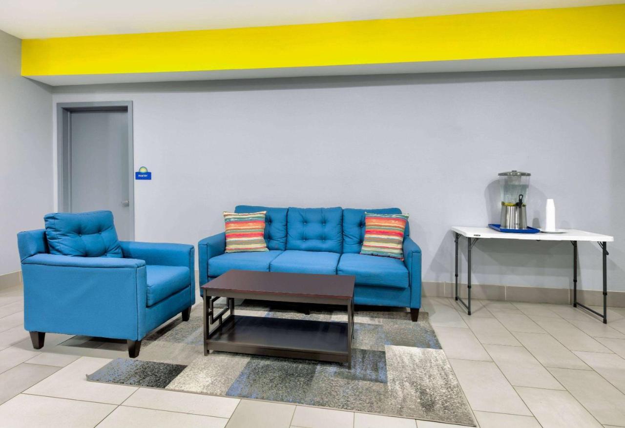 Days Inn By Wyndham Zachary La Екстер'єр фото