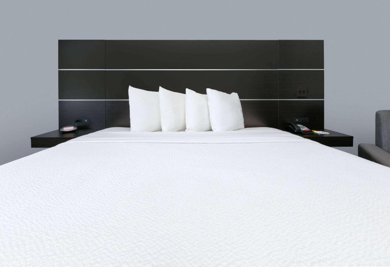 Days Inn By Wyndham Zachary La Екстер'єр фото