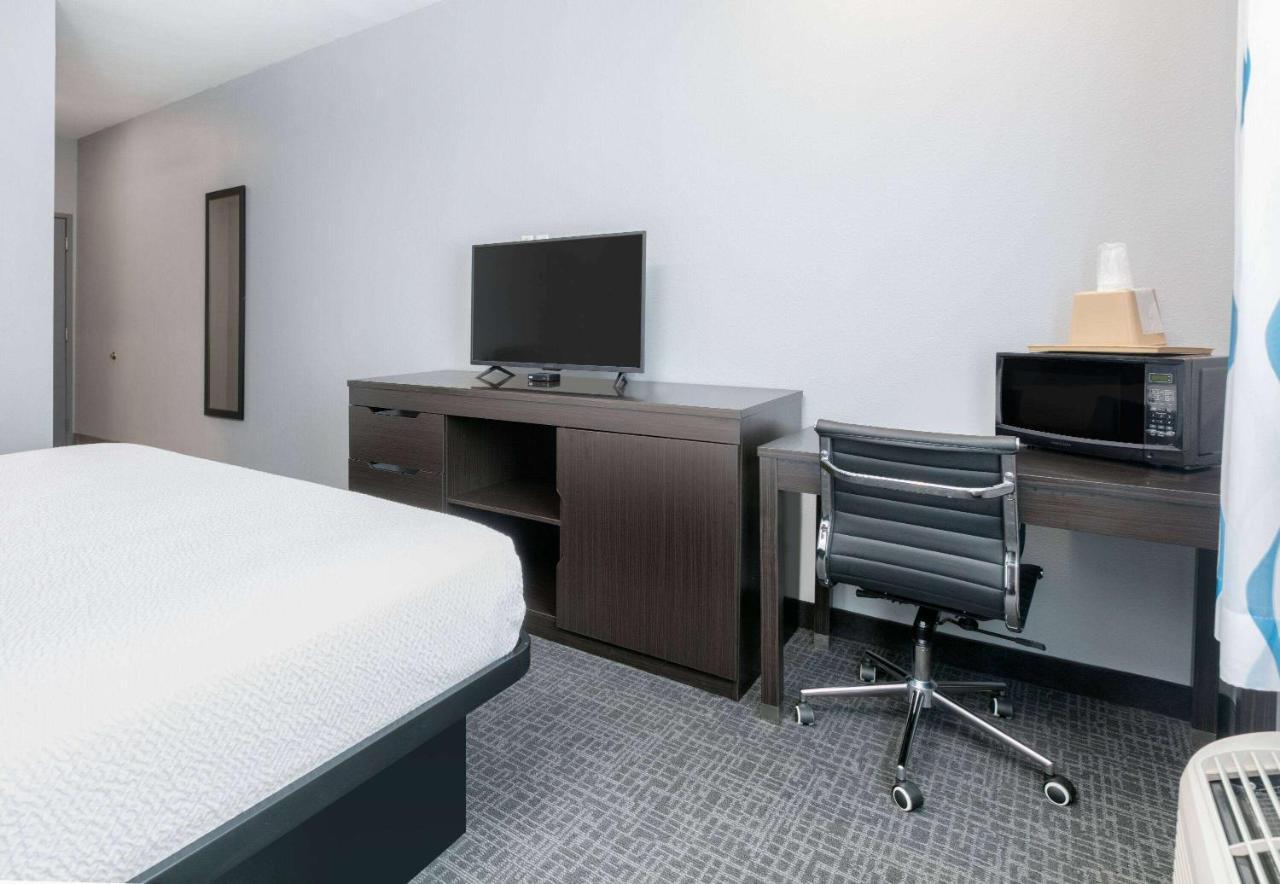 Days Inn By Wyndham Zachary La Екстер'єр фото