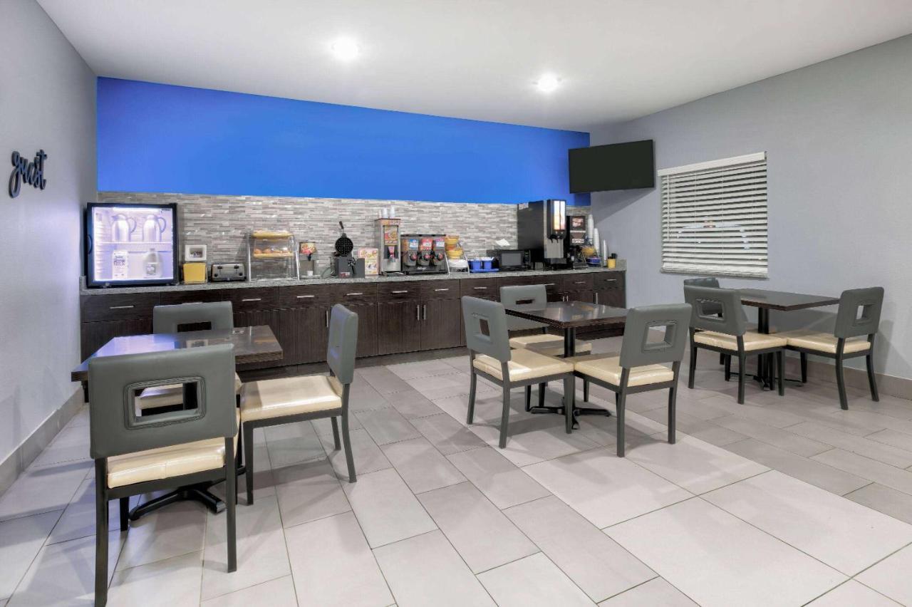 Days Inn By Wyndham Zachary La Екстер'єр фото