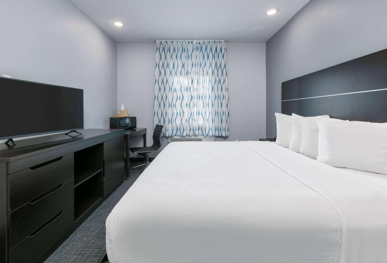 Days Inn By Wyndham Zachary La Екстер'єр фото